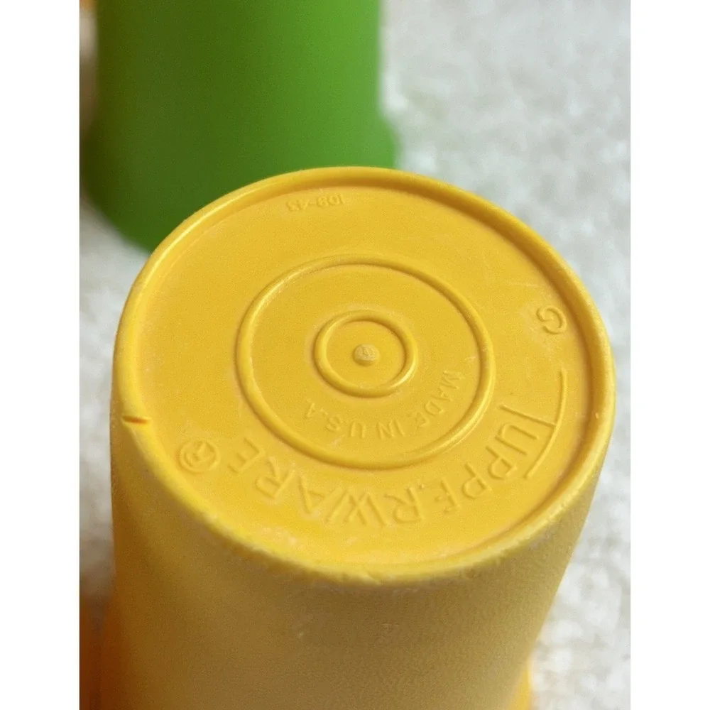 Vintage Tupperware Bell Tumblers Set of 15 Green Yellow Cups Made in USA *READ*